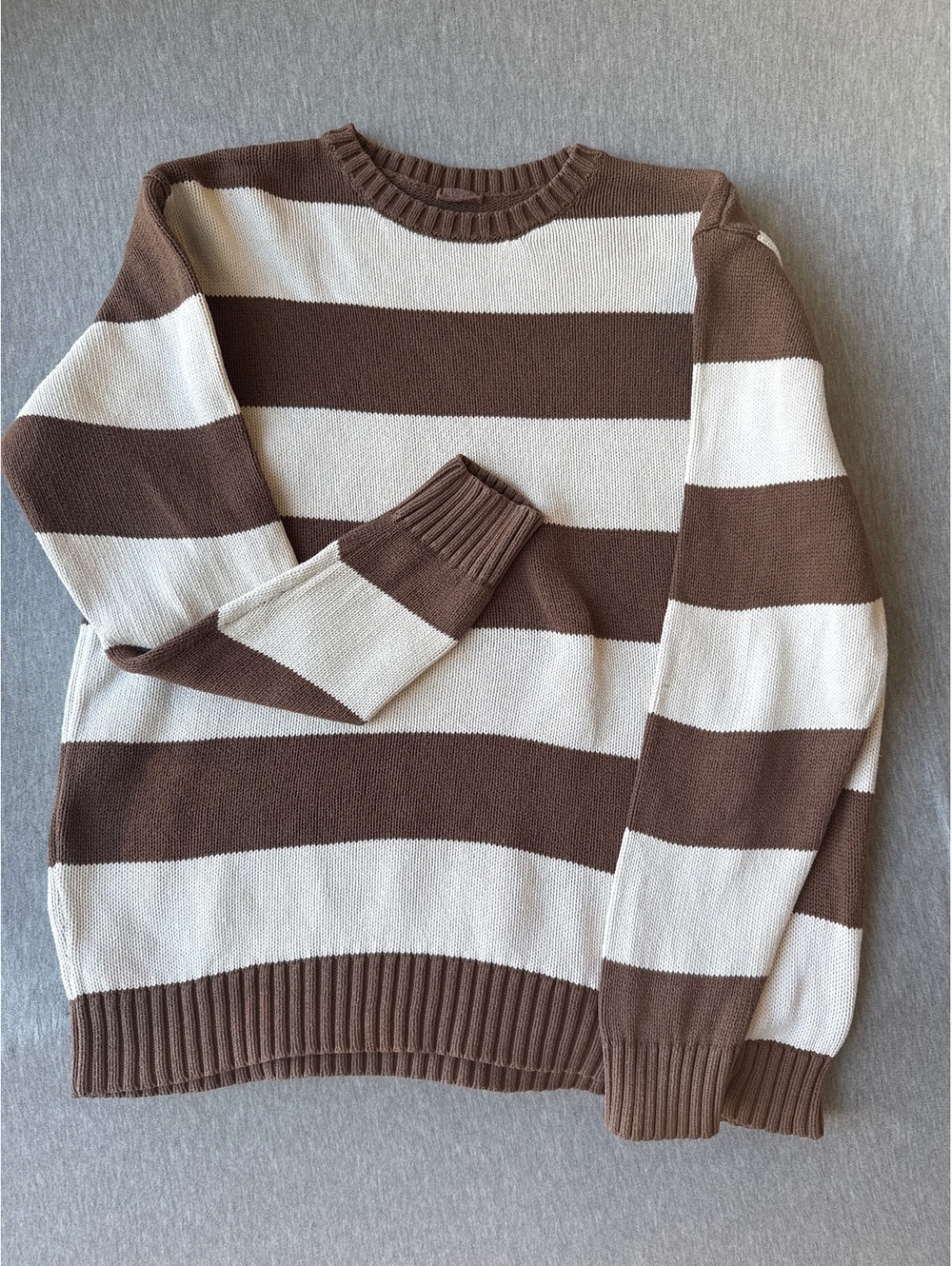 Brandy Melville fall oversized sweater brown and cream
